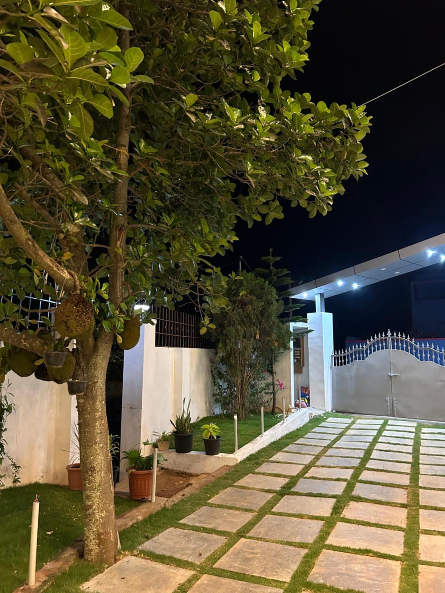Sapphire Stayss Yelagiri Exterior photo